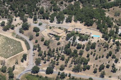 Le Domaine des Beaucas vu du ciel